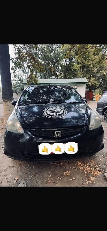 машина двухместная: Honda Fit: 2002 г., 1.3 л, Автомат, Бензин, Хэтчбэк — 2