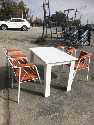 стол для кормления: Новый, Нераскладной, Прямоугольный стол, 4 стула at lalafo.az стол для кормления: Новый, Нераскладной, Прямоугольный стол, 4 стула