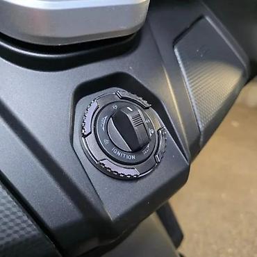 Ostali motocikli i skuteri: Sportski skuter 300 cm³ – moderni maxi dizajn - Agregat — 14