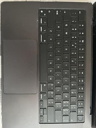 Apple MacBook: Apple MacBook m4 1TB 1 ildir alınıb Bəlkədə 30 dəfə açılıb — 4