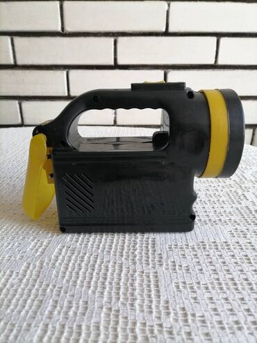 Lov i ribolov: Retro baterijska lampa - stara preko 20 godina Stara sigurno — 9