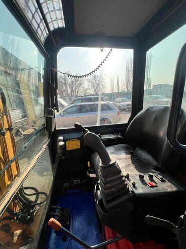 Экскаваторы: Экскаватор, 2003 г., Гусеничный — 6