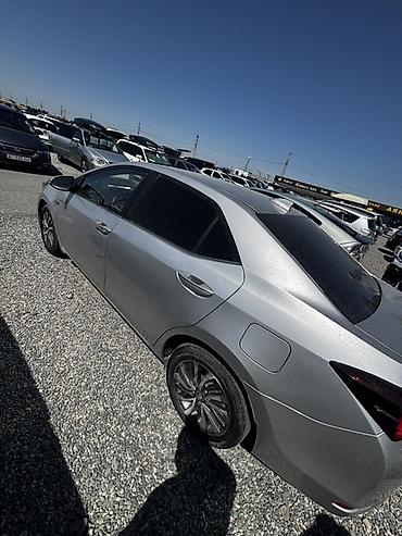 corola: Toyota Corolla: 2019 г., 1.8 л, Вариатор, Гибрид, Седан — 5