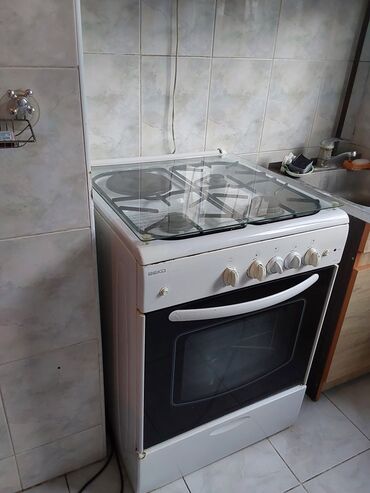 Мясорубки: Плита Beko, Газовая, Отдельностоящая, 4 конфорки, Б/у