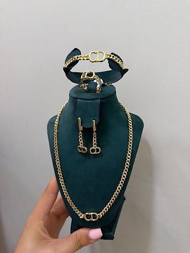 20 yanvar pulsuz çatdırılma Qızıl ilə birə bir Cristian Dior set