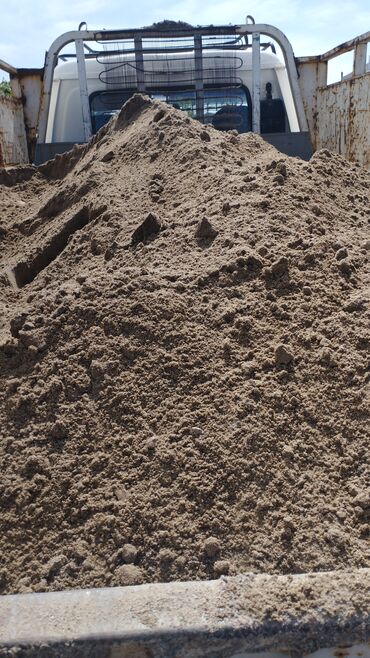песок шебень: Доставка щебня, угля, песка, чернозема, отсев, По городу, без грузчика