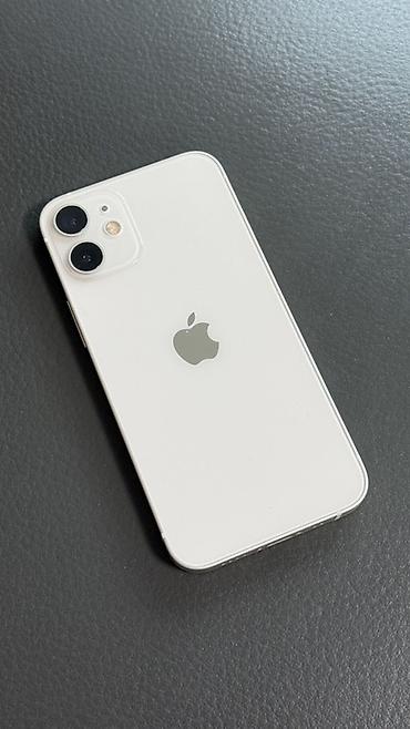 iphone sr: IPhone 12 mini, Б/у, 64 ГБ, Белый, Зарядное устройство, 80 % — 1
