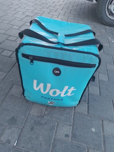 şirin su: Wolt çanta. Heç bir cırığı problemi yoxdur. Woltun su keçirməyən