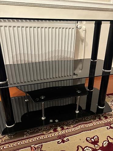 monitor stendi: Şüşə TV stendi - Material: temperli qara şüşə rəflər, metal dayaqlar — 2