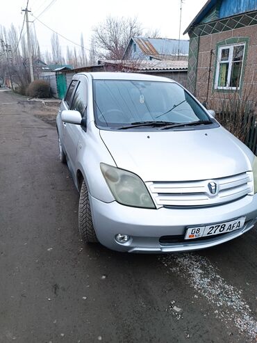 Toyota: Toyota ist: 2003 г., 1.5 л, Автомат, Бензин