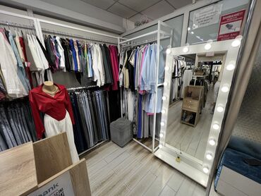 Стеллажи: Стеллажи для бутика одежды Кронштейны для бутика одежды Торговое at lalafo.kg — 14 Стеллажи: Стеллажи для бутика одежды Кронштейны для бутика одежды Торговое — 14