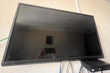 телевизор samsung ue55ju7000: Телевизор Samsung с плоским экраном. Этот телевизор с тонкой черной