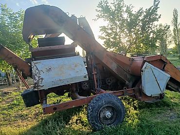jon deere: Кукурузоуборочная приставка/подборщик на прицепном ходу - — 2