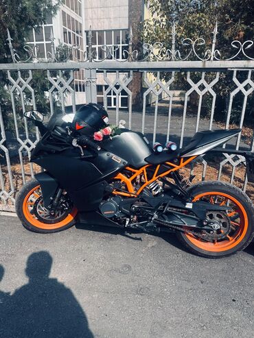 крышка газа: Спортивный мотоцикл KTM RC (серия RC, черный матовый пластик