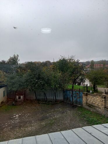 Həyət evləri və villaların satışı: Həyətyanı torpaq sahəsi və yaşayış evi - Daş hasarla əhatələnmiş — 10