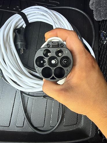 akkumulator: EV şarj kabeli – Salam maşının üstündə gələn orijinal adaptorudu.15 — 2