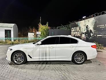 буд гибрид: BMW 5 series: 2020 г., 2 л, Автомат, Электромобиль, Седан — 4