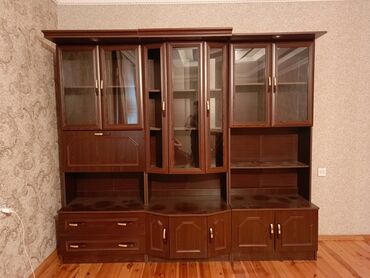 donuz əti satılır: İşlənmiş, Dolab