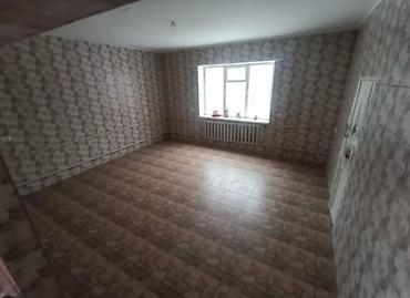 Продажа коттеджей и домов: Продаётся жилой дом с просторными комнатами и большим участком, а — 10