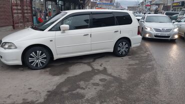 Другие автомобили: Многоцелевой семейный минивэн белого цвета. Особенности и оснащение — 3