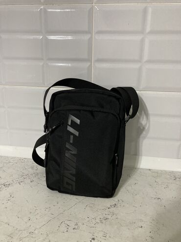 мужская сумка через плечо: Продается новая барсетка от Li-Ning
Оригинал