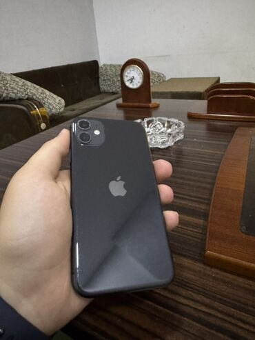 Apple iPhone: IPhone 11, 128 GB, Qara, Face ID