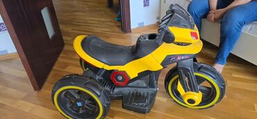 vector robot qiymeti: Matoru yoxdu.qıymetde endırım olunacaq 0556800989 bu nomre ıle elaqe