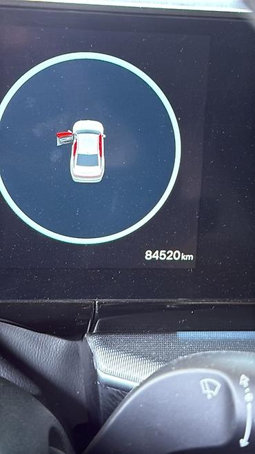 2022: Hyundai Grandeur: 2022 г., Седан — 6