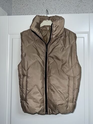 Şişmə jilet Təzə kimidir Ölçü: 38 Qiymət: 12 manat Əlaqə nömrəsi 