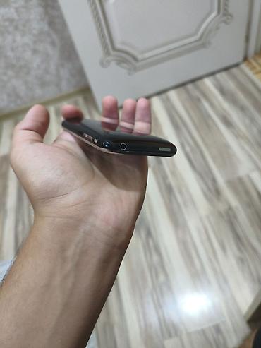 kilo ilə kabab: IPhone 3G, Qara — 4