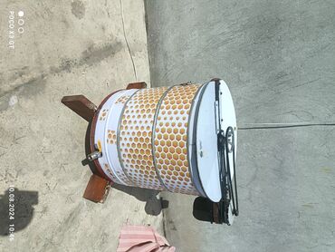 Digər kənd təssərüfat avadanlığı: Mühərrikli bal süzən avadanlıq (aparat) Pətəkləri (ramkaları) — 9