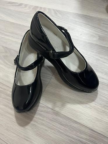 Детская обувь: Лаковые туфли для девочки - Цвет: черный, глянцевый (лаковая — 9
