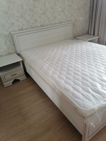 tumbucka mebel: ✅taxt + 2 tumbasi satilir matras daxil 400 azn.iwlenmeyib Zig