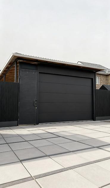 Секционные ворота: Автоматические, Alutech, Для гаража, Для частного дома, Для контейнера, Бронированные, В рассрочку, Новый, Бесплатная установка — 9