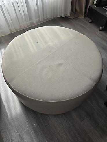 Ev və bağ: Mebel dəsti – oturma otağı üçün 1) Dairəvi pouf/oturacaq 25man. - — 1