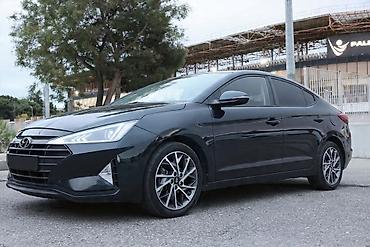 18 245 45: Hyundai Elantra: 1.6 l | 2019 il Sedan — 2