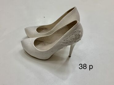 3329 объявлений | lalafo.kg: Продаю свадебные туфли б/у размеры указаны на фото Цена 300-500 сом