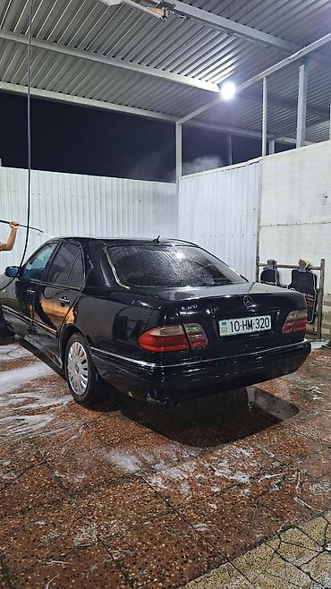 Mercedes-Benz: Mercedes-Benz E 320: 3.2 l | 1995 il Sedan — 4
