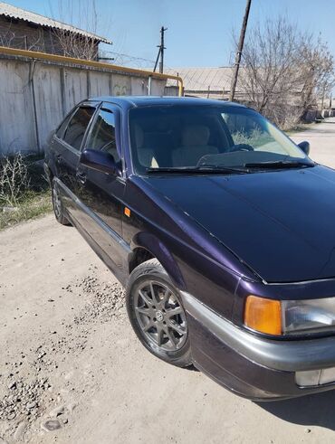 Volkswagen: Volkswagen Passat: 1991 г., 1.8 л, Механика, Бензин, Седан