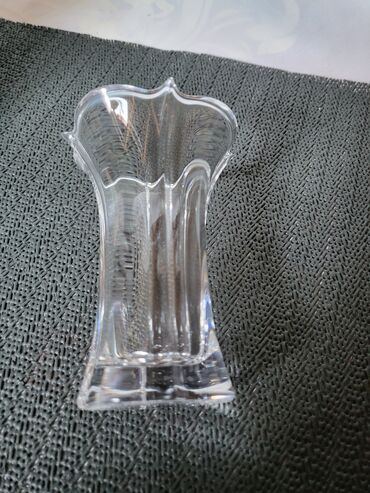 Vaze i saksije: Vaza, Novo na lalafo.rs — 9 Vaze i saksije: Vaza, Novo — 9