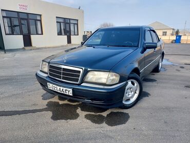 qapi zili: Mercedes-Benz 220: 2.2 l | 1996 il Sedan