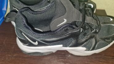 Sneakers & Athletic shoes: Nike, 38.5, color - Black