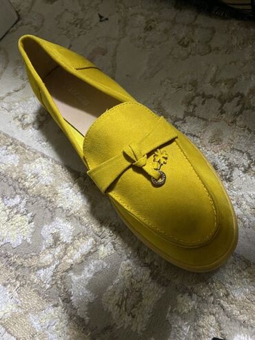 Мокасины и лоферы: Некоторые новые некоторые носились пару раз, пишите, цена у каждой — 2