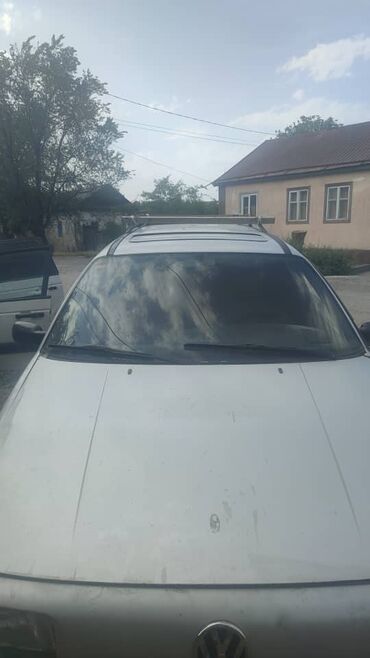 машина passat: Volkswagen Passat: 1988 г., 1.8 л, Механика, Бензин, Универсал