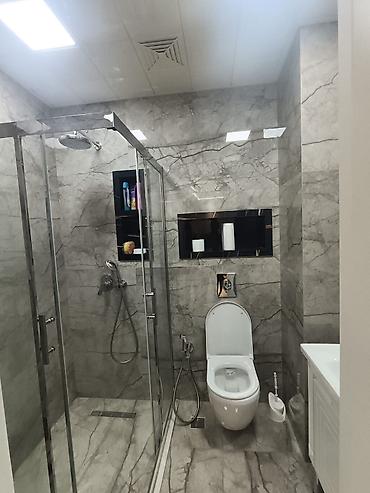 kirayə ev 2024: Mənzildə geniş studio tipli zal-mətbəx Neftciler Ⓜ️su,metroya 3 deg — 8
