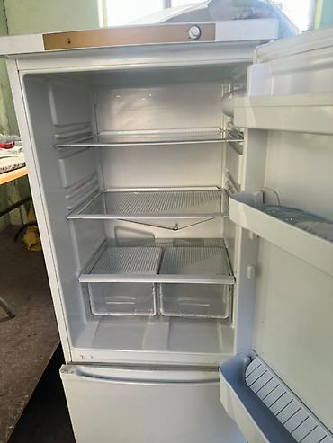 mini refrigerator: Холодильник Indesit (модель с таблички: SB 167.027) - Классический — 4