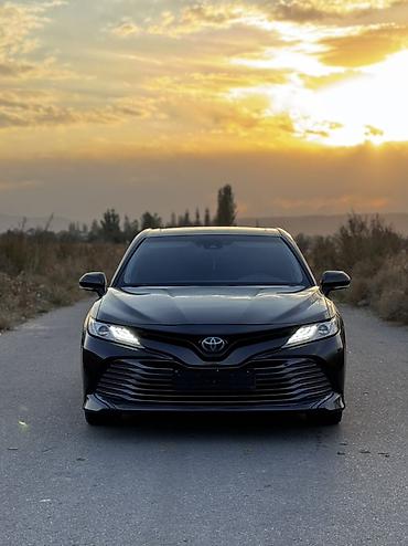 бюджетные авто: Toyota Camry: 2019 г., 2.5 л, Автомат, Бензин, Седан — 4