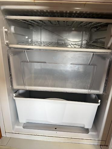samsung 26: Холодильник Indesit, Б/у, Двухкамерный, 60 * 185 * 56 — 3