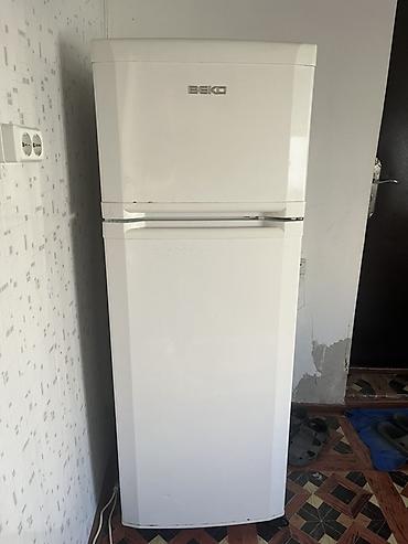 сешка на спринтер: Холодильник Beko, Б/у, Двухкамерный, De frost (капельный) — 1