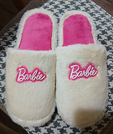 converse patike akcija: Plišane kućne papuče „Barbie“ - Model: klasične papuče sa otvorenom — 1